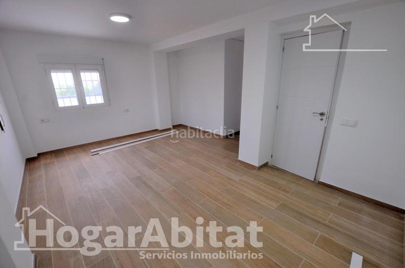 Foto 25f22e53-430a-4603-8e46-15562b1060b1. Chalet  espectacular! reformado y amplio con piscina privada, garaje y parcela en Cheste