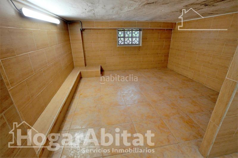 Foto a757fa31-5c16-4713-a436-8a4a580ef605. Chalet  espectacular! reformado y amplio con piscina privada, garaje y parcela en Cheste