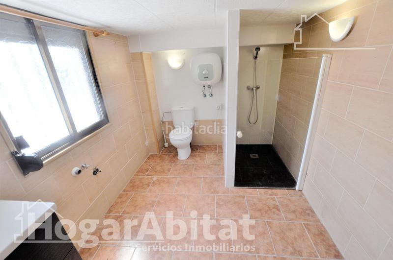 Foto c530f083-954b-4503-88bc-4cf4861ff82b. Chalet  espectacular! reformado y amplio con piscina privada, garaje y parcela en Cheste