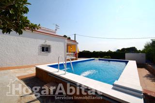Chalet à Corral Nou-Montros-Estepar. Chalet con pisicina, garaje, terraza y barbacoa