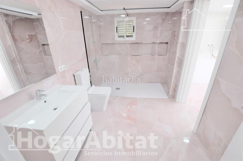 Foto 91f2a3bf-5c35-4df3-8f33-9458036a803e. Chalet  espectacular! reformado y amplio con piscina privada, garaje y parcela en Cheste