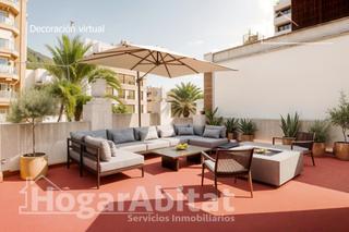 Casa a Tavernes de la Valldigna. Espaciosa casa con  dos terrazas en el centro