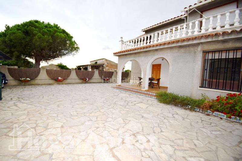 Foto 67bf1634-a6a6-4bd8-997f-f04bfb2eb3da. Chalet gran chalet! luminoso con piscina privada, garaje y parcela en Castellón de la Plana