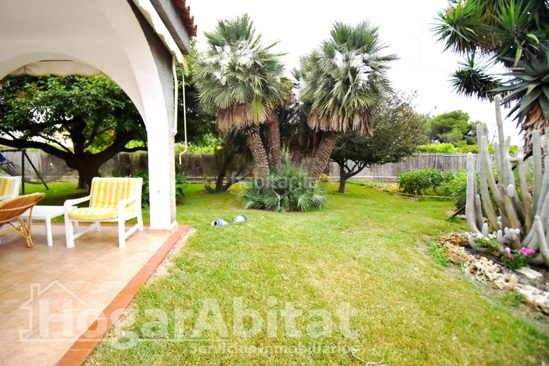 Foto f7d25dc0-3575-42a9-9dfc-1e8a85eb02b3. Chalet gran chalet! luminoso con piscina privada, garaje y parcela en Castellón de la Plana