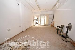 Lloguer Local Comercial a Arrancapins. Local comercial para reformar en arracapins