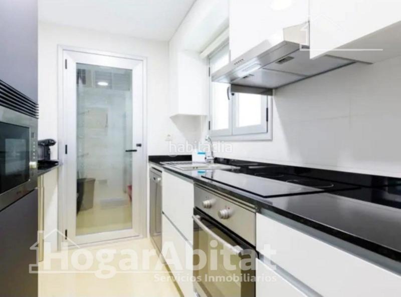Foto 8777fa74-4feb-41e3-87b4-f9baf418d094. Piso vistas laterales al mar! seminuevo en residencial en 1 línea con piscina, terraza y garaje en Oropesa del Mar