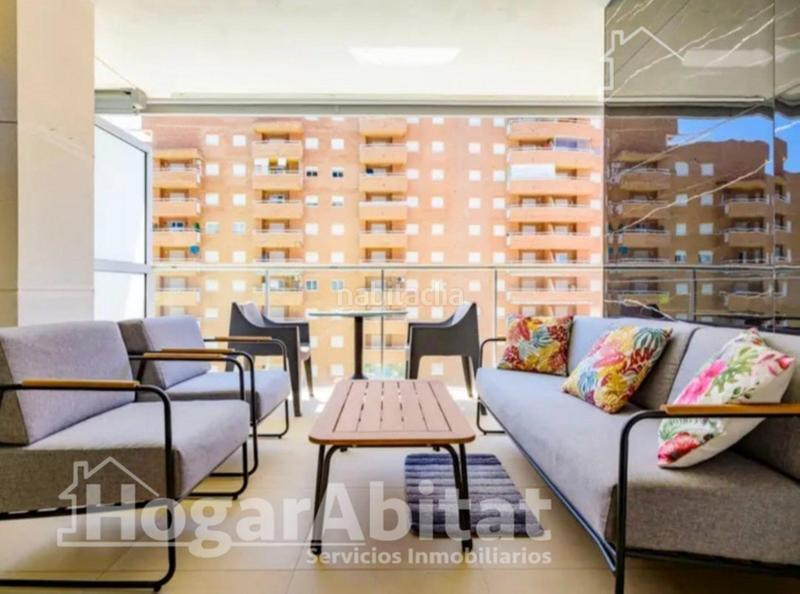 Foto 92464d86-8d16-45f5-a92f-5687a6c07ca1. Piso vistas laterales al mar! seminuevo en residencial en 1 línea con piscina, terraza y garaje en Oropesa del Mar