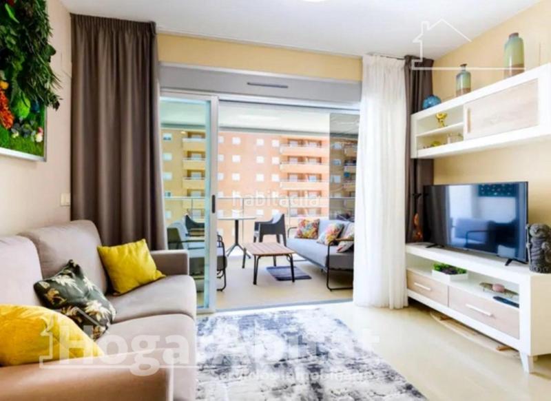 Foto 926003fb-86a5-400b-ac5b-f156f04352bc. Piso vistas laterales al mar! seminuevo en residencial en 1 línea con piscina, terraza y garaje en Oropesa del Mar