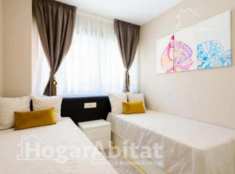 Foto 9e8f2d5b-4d16-469b-b2bb-e57c4b3dbbbb. Piso vistas laterales al mar! seminuevo en residencial en 1 línea con piscina, terraza y garaje en Oropesa del Mar