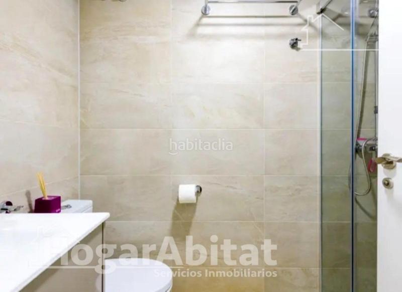 Foto a904046f-053c-4be5-b91d-1e771a7623f9. Piso vistas laterales al mar! seminuevo en residencial en 1 línea con piscina, terraza y garaje en Oropesa del Mar