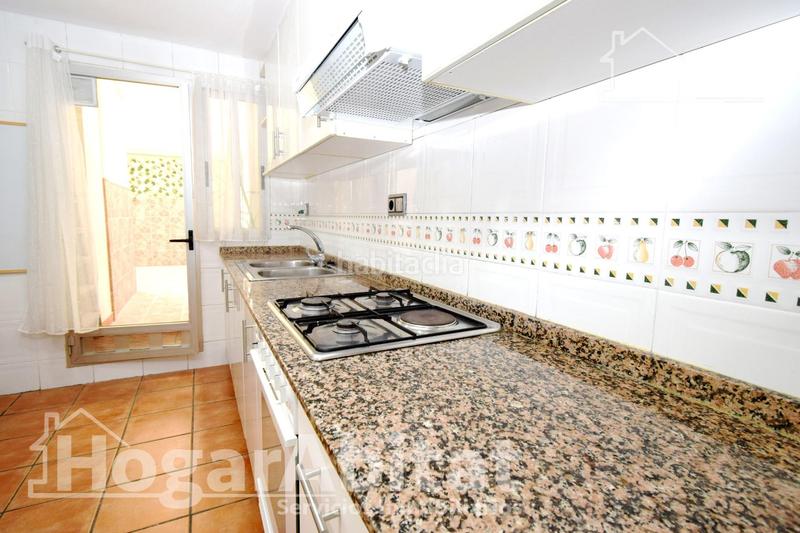Foto e6df0c10-bf1f-435f-acfc-d960af3e263f. Piso amplio y luminoso con garaje y terraza en Aldaia