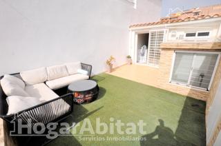 Casa en Aldaia. Preciosa casa reformada de alta calidad con terraza cerca de la