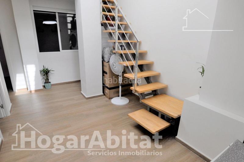 Foto 5413918d-b86e-4e2c-b7f7-7e7fe4ab618d. Casa preciosa casa reformada de alta calidad con terraza cerca de la estación del tren en Aldaia
