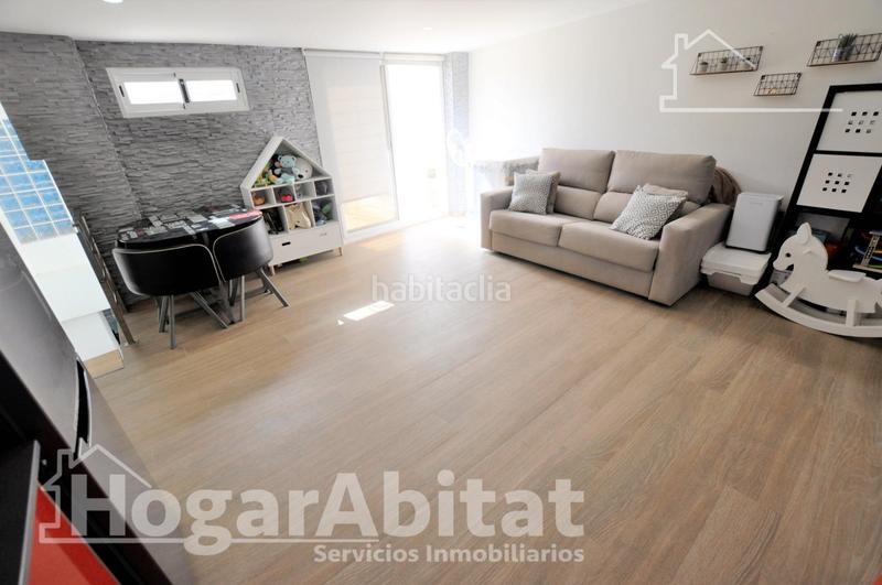 Foto 2719a309-2105-443a-9514-c239ab2b919e. Casa preciosa casa reformada de alta calidad con terraza cerca de la estación del tren en Aldaia