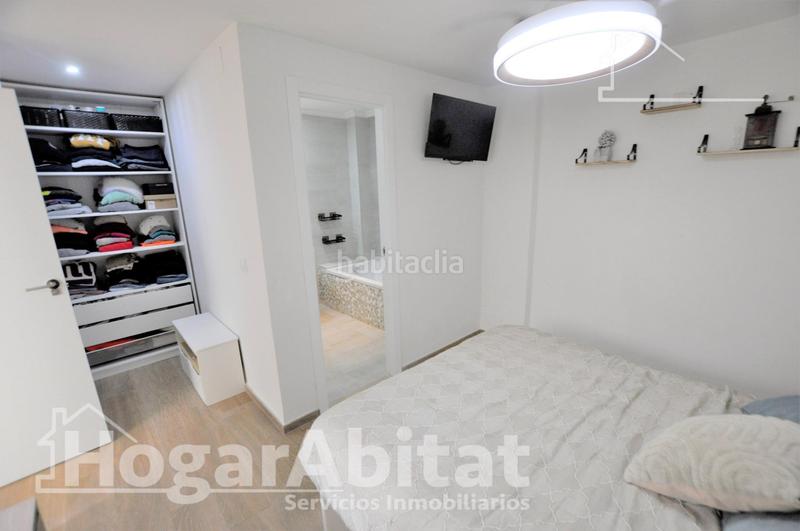 Foto 41384b76-b67e-4ce8-b181-c116a89fbe4d. Casa preciosa casa reformada de alta calidad con terraza cerca de la estación del tren en Aldaia