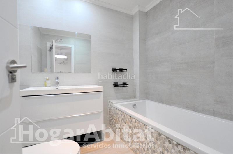 Foto 5e57b18d-de58-4bb7-b5c0-390435722568. Casa preciosa casa reformada de alta calidad con terraza cerca de la estación del tren en Aldaia
