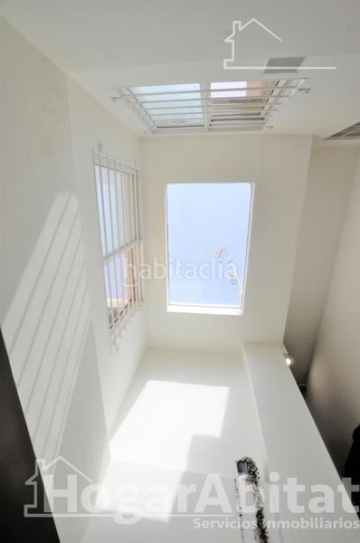 Foto 8b327577-175a-41cf-b92c-7f86aa61a7c0. Casa preciosa casa reformada de alta calidad con terraza cerca de la estación del tren en Aldaia