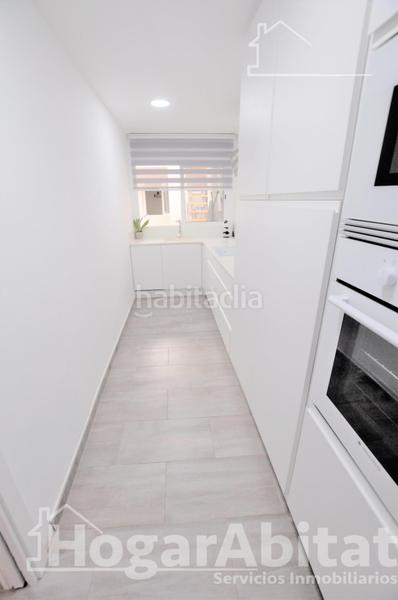Foto 8fcd3832-088f-41bc-b44f-f781c5b2e4f1. Casa preciosa casa reformada de alta calidad con terraza cerca de la estación del tren en Aldaia