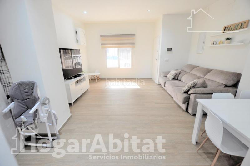 Foto afedfd35-f492-4487-8b04-b3ac54633aaa. Casa preciosa casa reformada de alta calidad con terraza cerca de la estación del tren en Aldaia