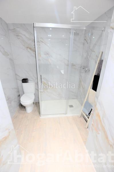 Foto d0053388-39b1-4750-a81c-3e4eb62ae445. Casa preciosa casa reformada de alta calidad con terraza cerca de la estación del tren en Aldaia