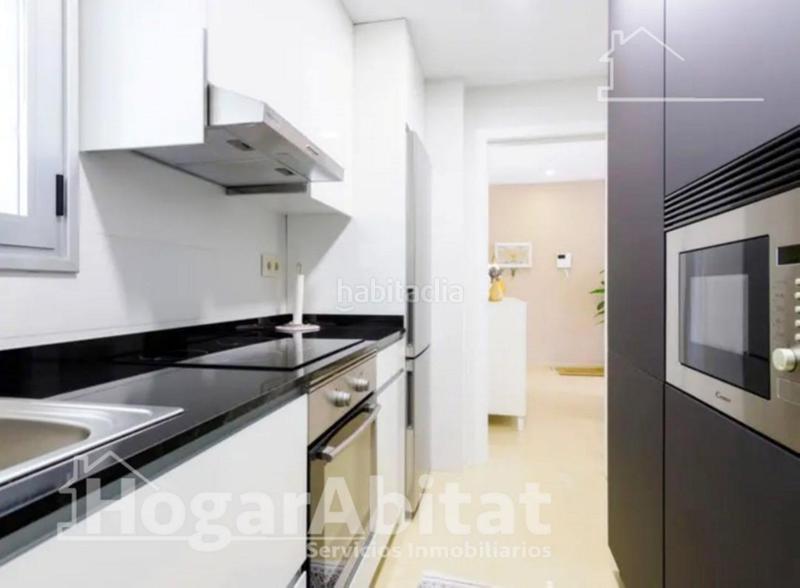 Foto f75c8c98-7b12-4831-86cd-93937cd95287. Piso vistas laterales al mar! seminuevo en residencial en 1 línea con piscina, terraza y garaje en Oropesa del Mar