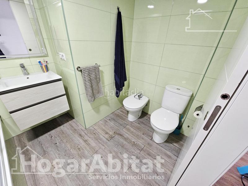 Foto 0184076c-8301-4861-8975-aa382f8b00c0. Ático magnifico ático seminuevo con dos garajes, dos trasteros y piscina en Paterna