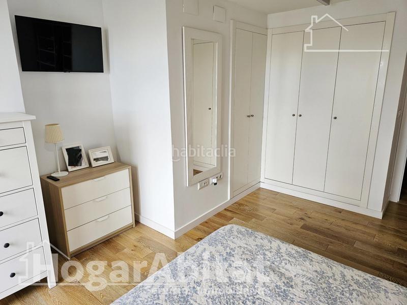 Foto 27f679d2-2592-43b5-a7ff-8950ed2344ff. Ático magnifico ático seminuevo con dos garajes, dos trasteros y piscina en Paterna