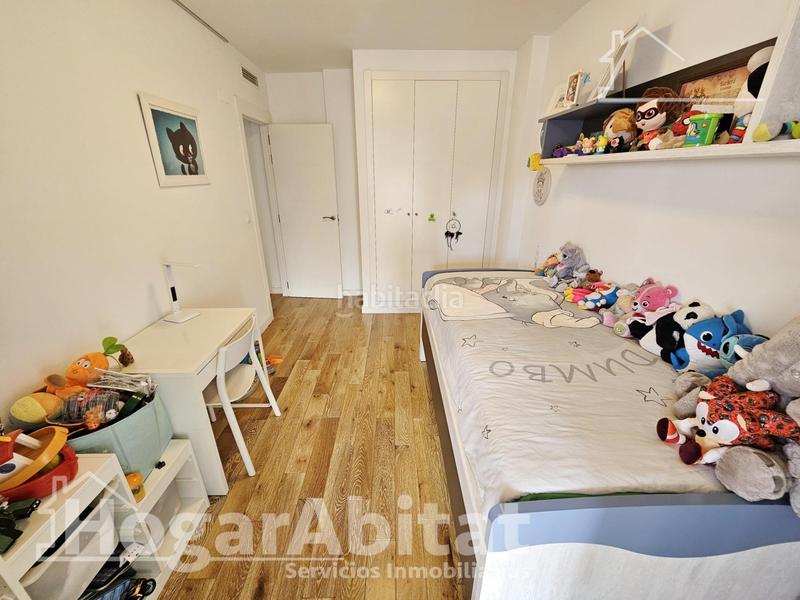 Foto 42821d44-5c87-44d9-b294-5e1f694ecdb7. Ático magnifico ático seminuevo con dos garajes, dos trasteros y piscina en Paterna