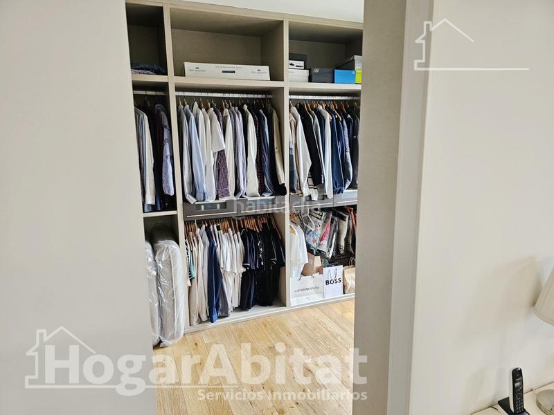 Foto a1cde3bd-23de-4c53-93af-ee2c672f5101. Ático magnifico ático seminuevo con dos garajes, dos trasteros y piscina en Paterna