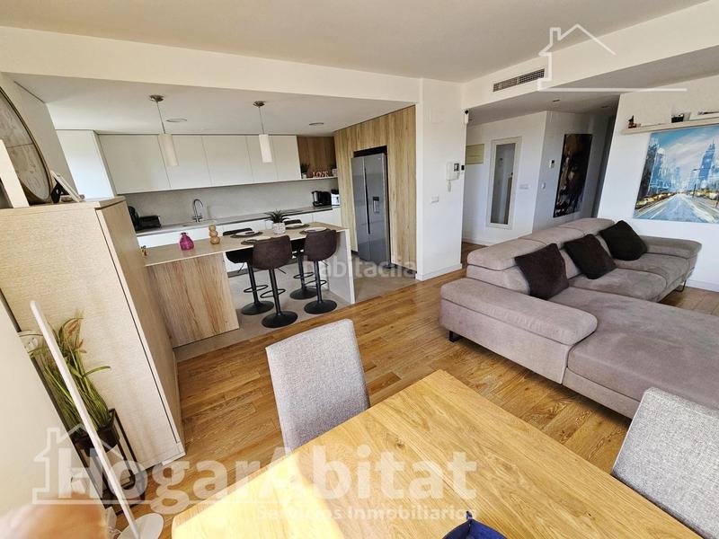 Foto caad5ae4-7a5f-4062-93e2-a0e38bd84587. Ático magnifico ático seminuevo con dos garajes, dos trasteros y piscina en Paterna
