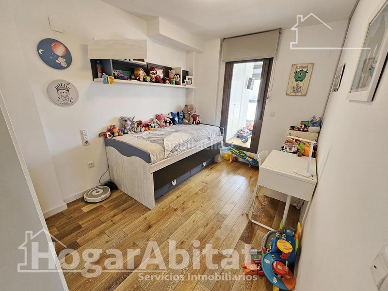 Foto cb3994a8-de01-4f57-ac7f-8ce365c3d941. Ático magnifico ático seminuevo con dos garajes, dos trasteros y piscina en Paterna