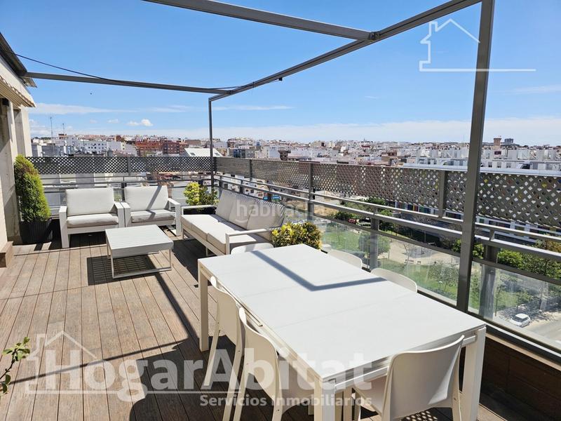 Foto faeb93b8-3698-4cec-90c6-d86dc9fc40e2. Ático magnifico ático seminuevo con dos garajes, dos trasteros y piscina en Paterna