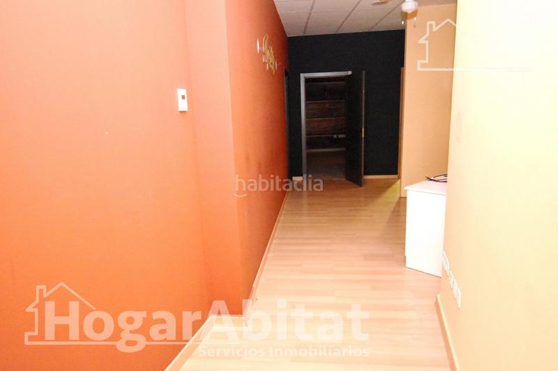 Foto 0e70ce70-41ca-43c3-9ab8-6516daca35f0. Local comercial amplio local comercial para iniciar tu negocio en Burriana