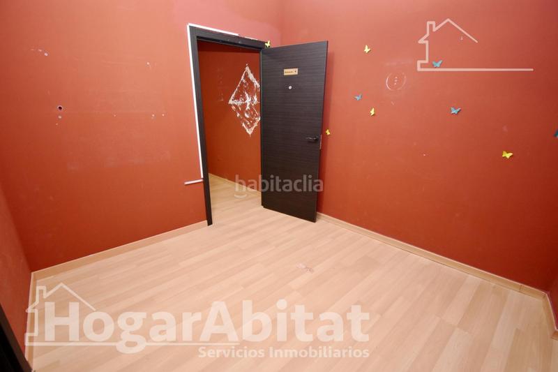 Foto 23c7c61e-c4ac-4aed-b2ff-01d61579fe89. Local comercial amplio local comercial para iniciar tu negocio en Burriana