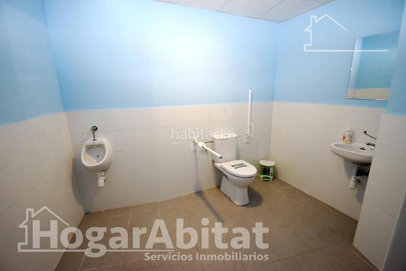 Foto 464d0af7-9594-436e-a7e0-039b6d0e6bbd. Local comercial amplio local comercial para iniciar tu negocio en Burriana