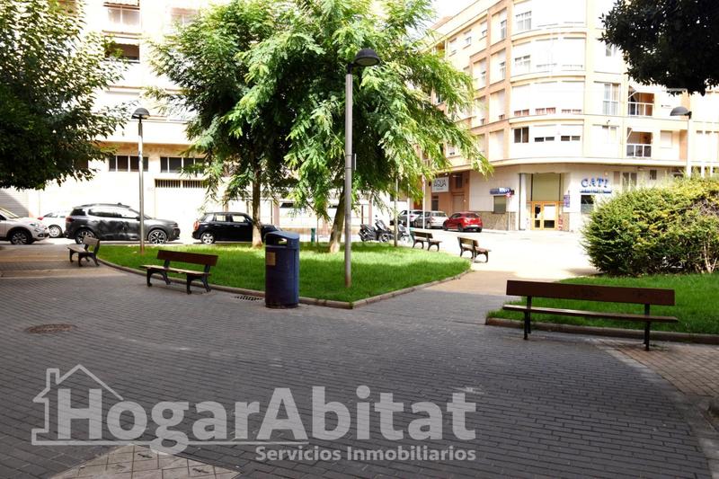 Foto cc7a86ce-ab9f-4ff5-b0ae-d9584da157d7. Local comercial amplio local comercial para iniciar tu negocio en Burriana
