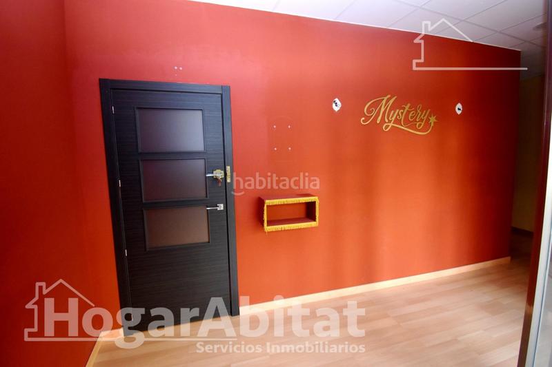 Foto cd82e059-b431-47a5-9d99-20f56c598887. Local comercial amplio local comercial para iniciar tu negocio en Burriana