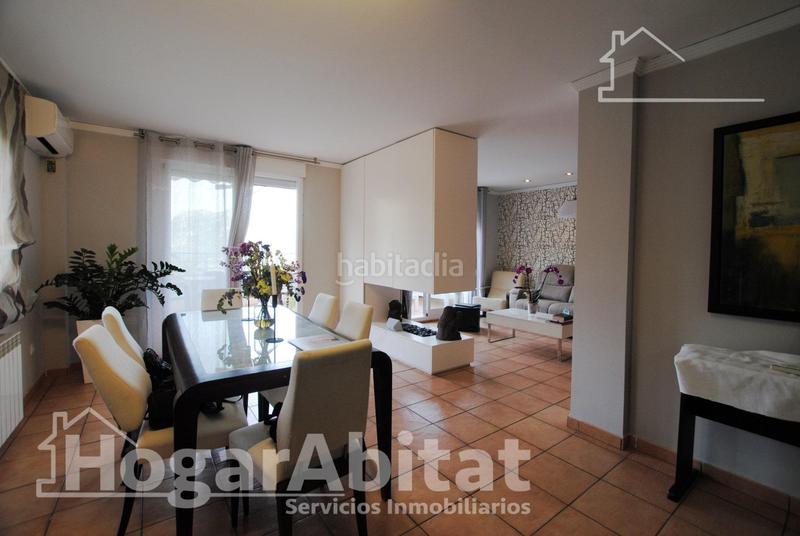 Foto ed32b143-009c-4f83-b531-606f6502c10e. Chalet  con piscina, garaje, terraza y barbacoa en Gandia