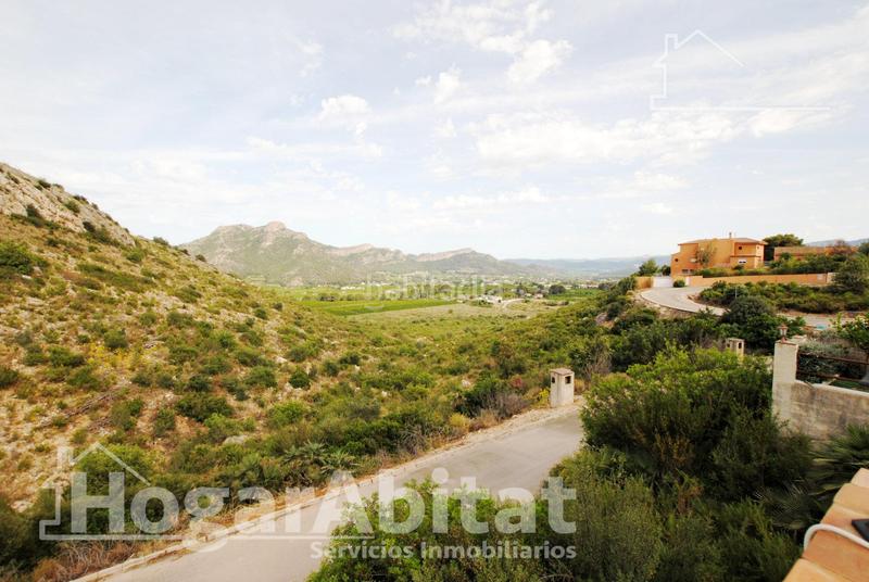 Foto f0683eae-13d8-4cef-a5e3-a4d2c9b4d0b8. Chalet  con piscina, garaje, terraza y barbacoa en Gandia