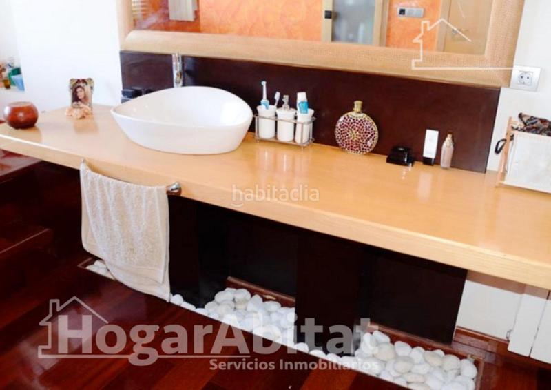 Foto 0208eda9-eece-4949-b711-c58cbda10f29. Chalet precioso chalet reformado con terraza, garaje y jardín en Algemesí