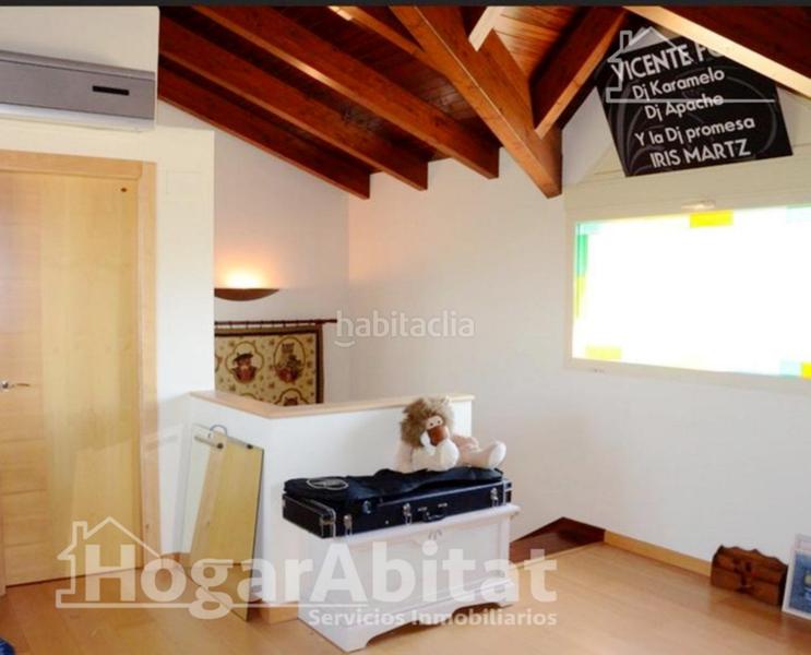 Foto 9374354d-ba9c-4ad2-a32b-a5ed508f7466. Chalet precioso chalet reformado con terraza, garaje y jardín en Algemesí