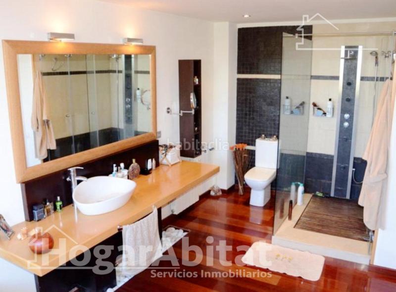 Foto f07775b1-b0fc-4751-b3a8-f3059ab15f2d. Chalet precioso chalet reformado con terraza, garaje y jardín en Algemesí
