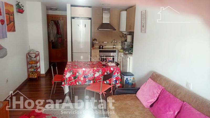 Foto a43926fc-1f8d-421e-b53c-7e6bfd3f6e2b. Piso centro! acogedor, luminoso y económico con balcón en Cabanes
