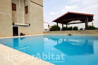 Maison à Benicull De Xúquer. Benicull centro! magnífico chalet con piscina privada y terraza