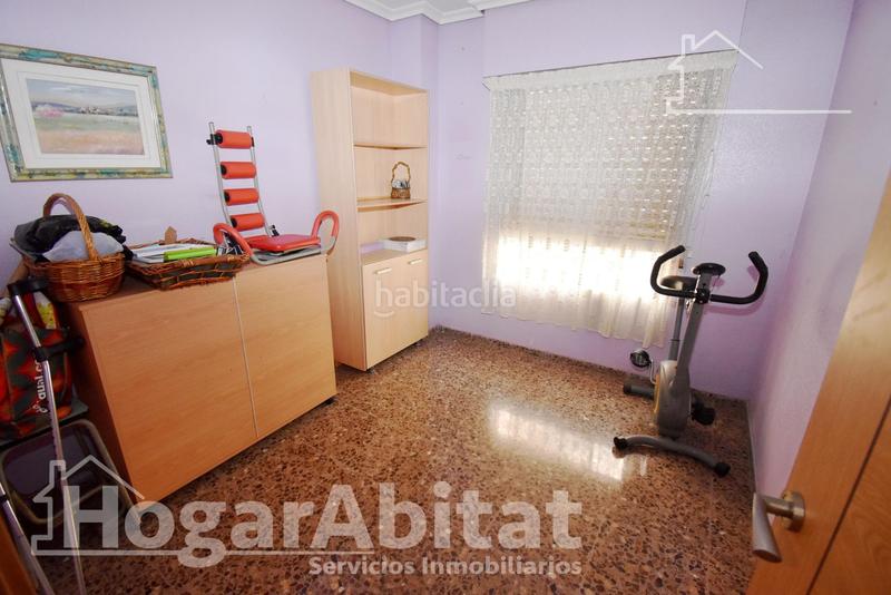 Foto 5048ac3c-b5fb-4615-8082-16b400c3a20d. Piso vistas laterales al mar! amplio, bonito y exterior con piscina y terraza en Burriana