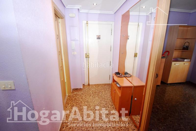 Foto ab48f86d-d488-40a3-a1f5-96d389d10f46. Piso vistas laterales al mar! amplio, bonito y exterior con piscina y terraza en Burriana