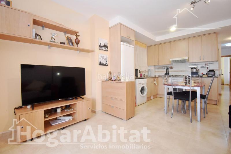 Foto 2185d751-b3c6-4d1c-a3d5-c722620a35c0. Piso el grao r! alto, esquinero y luminoso con garaje y terraza en Moncofa