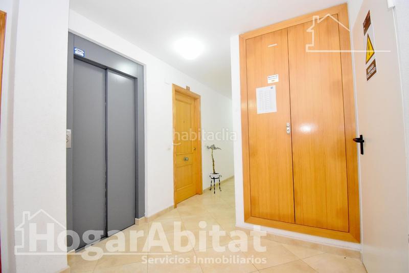 Foto 72dff6e6-a1ee-4124-8205-f11fc217e0e7. Piso el grao r! alto, esquinero y luminoso con garaje y terraza en Moncofa