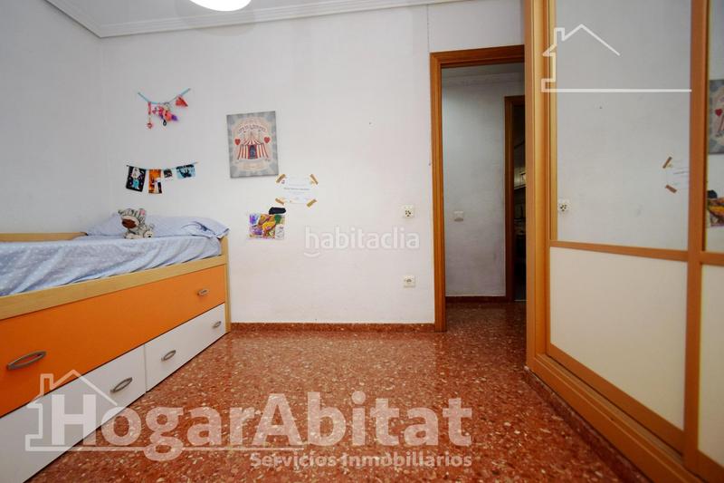 Foto 22f8afee-a65a-4a85-b290-e195917e6f0e. Piso amplio, muy luminoso y exterior con garaje y balcón en Aldaia