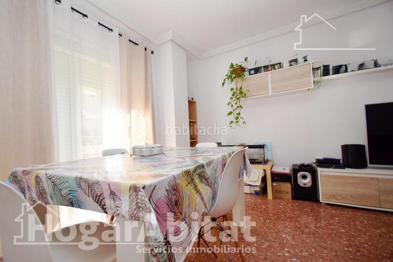 Foto f4b015e5-2973-4cb2-8021-f18ffe3a4213. Piso amplio, muy luminoso y exterior con garaje y balcón en Aldaia